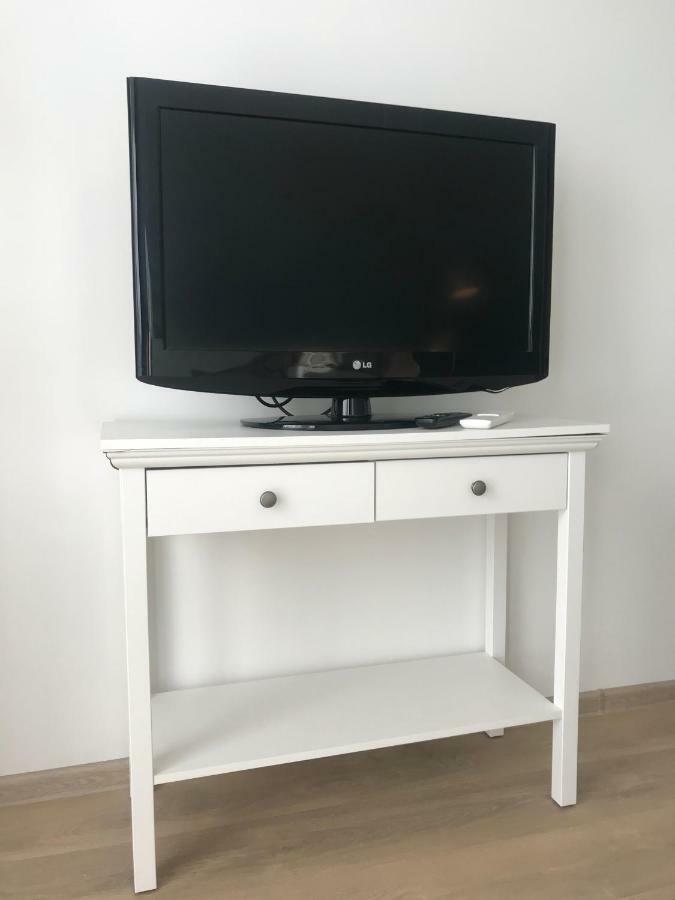 City Centre Studio In Design Quarter Close To Old Town & Harbor Appartement Tallinn Buitenkant foto